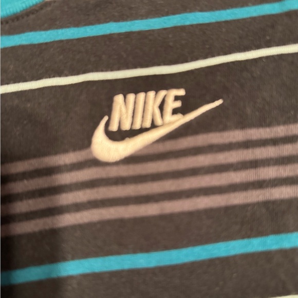 Nike boys size small striped shirt - Picture 3 of 5